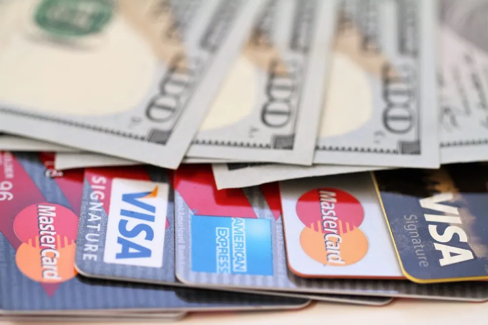 Personal Loan vs. Credit Card: How They Compare